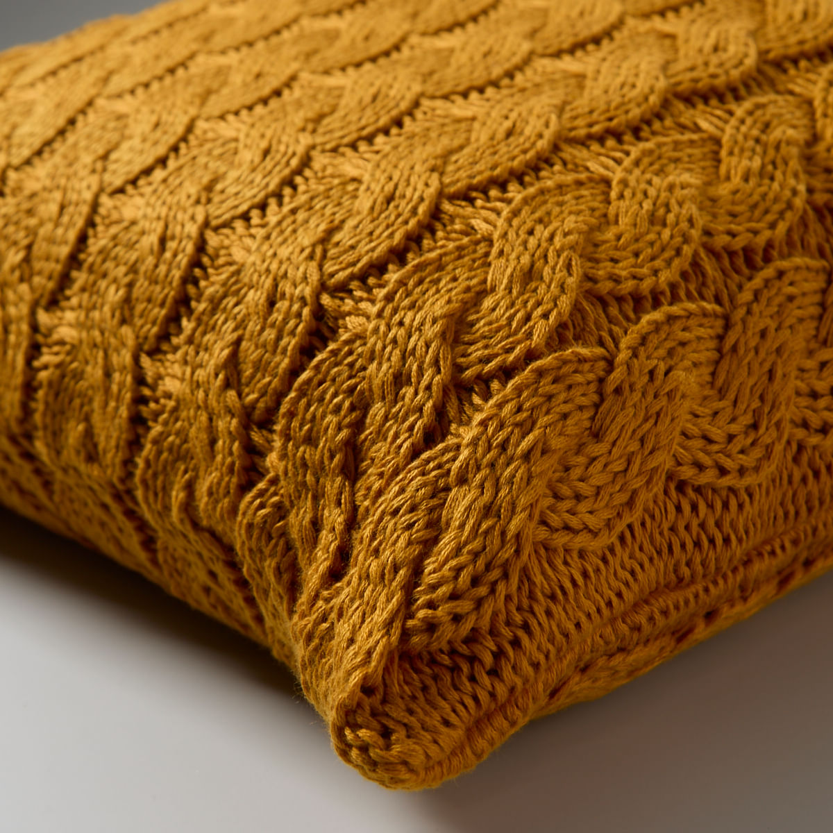 Porta Travesseiro Tricot Twist 002.jpg